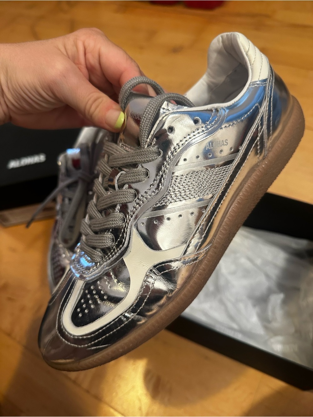 Alohas - TB.490 RIFE SHIMMER SILVER View 4